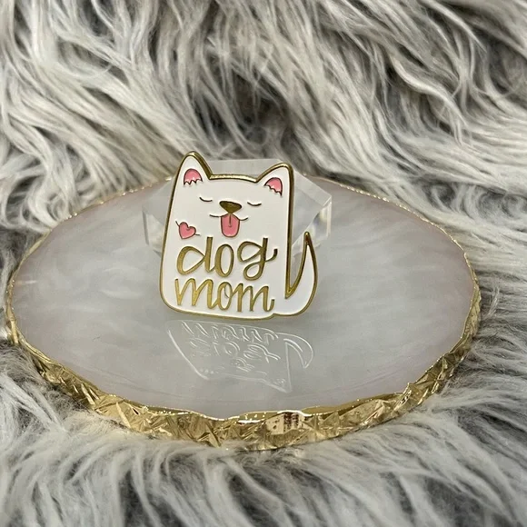 Brand New Dog Mom Enamel Pin - Picture 3 of 4